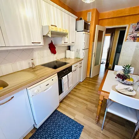 Spacieux 2 65m2 Climatise Au Village Medieval Entre Et Antibes Villeneuve-Loubet